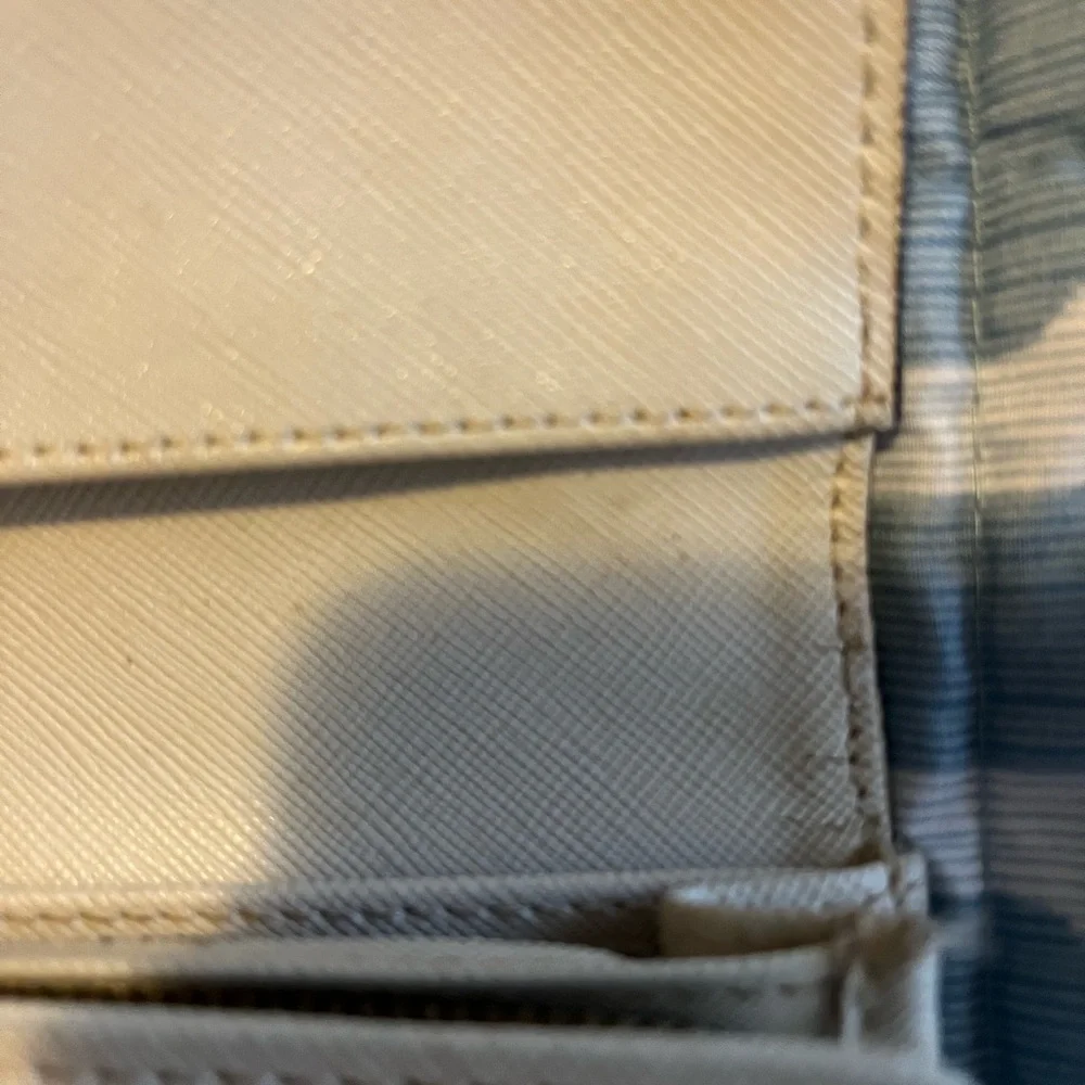 Michael Kors wallet for women’s - Picture 6 of 8